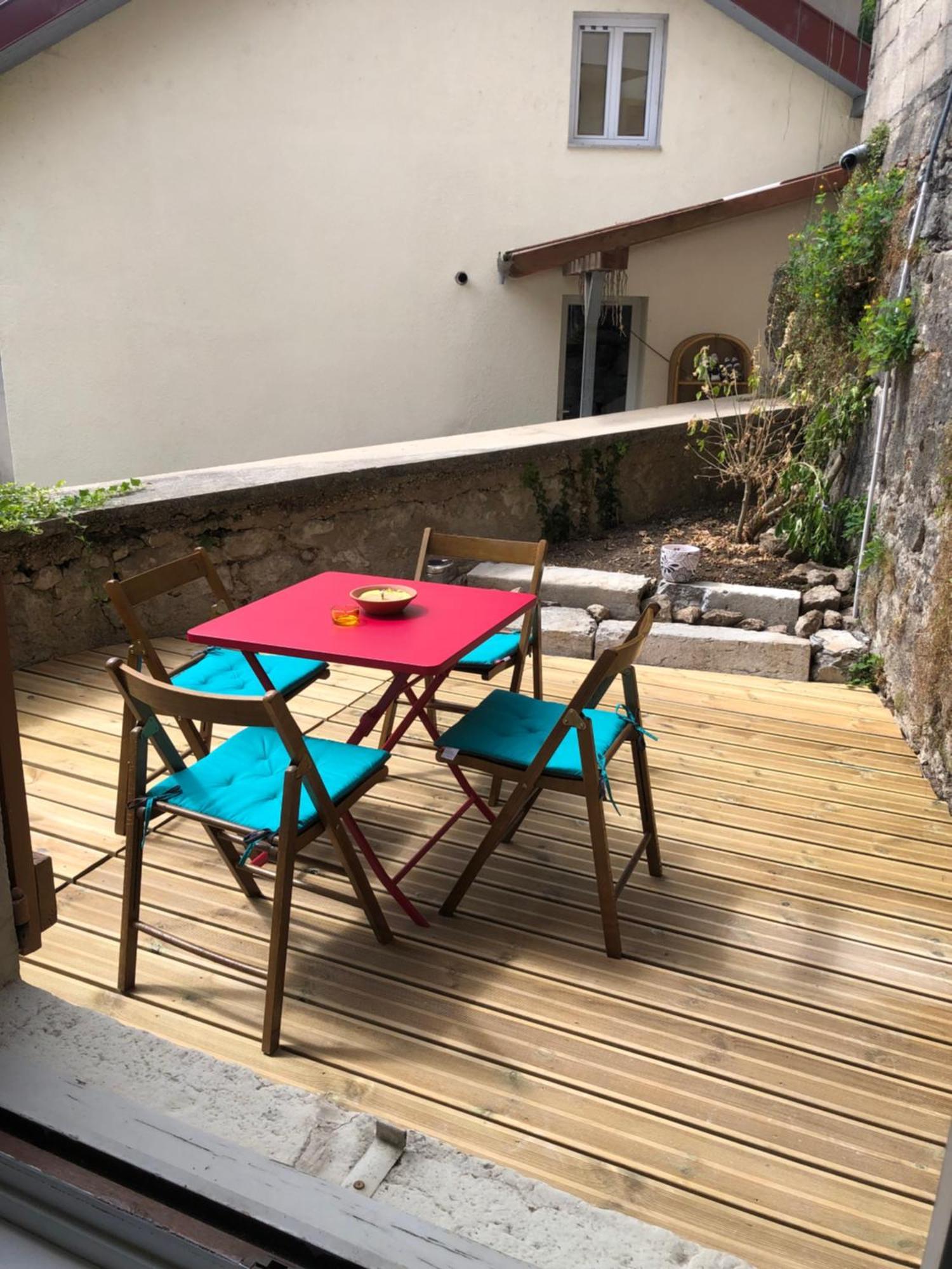 T2 Avec Terrasse Calme Et Ensoleillee Saint-Claude Exterior foto